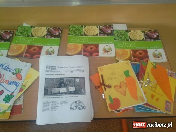 Zdjęcie w galerii na portalu naszraciborz.pl: Moc śniadania w SP-4 wiadomości z regionu