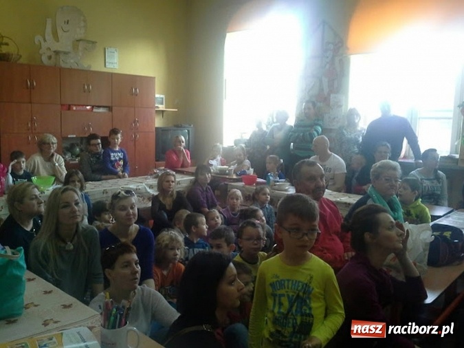 Zdjęcie w galerii na portalu naszraciborz.pl: Moc śniadania w SP-4 wiadomości z regionu