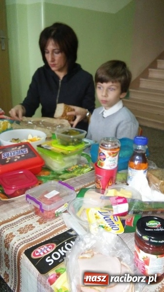 Zdjęcie w galerii na portalu naszraciborz.pl: Moc śniadania w SP-4 wiadomości z regionu