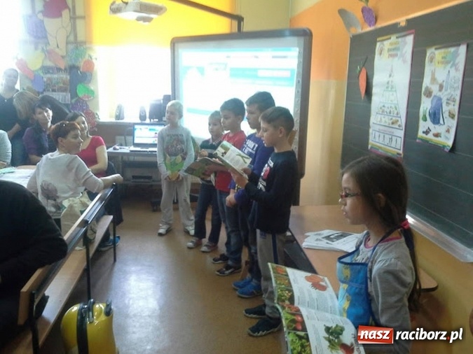 Zdjęcie w galerii na portalu naszraciborz.pl: Moc śniadania w SP-4 wiadomości z regionu