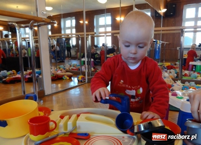 Zdjęcie w galerii na portalu naszraciborz.pl: Jak się nie nudzić z małym dzieckiem w domu?  wiadomości z regionu