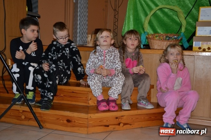 Zdjęcie w galerii na portalu naszraciborz.pl: Piżama party w Roszkowie - spotkanie rodzin zastępczych wiadomości z regionu