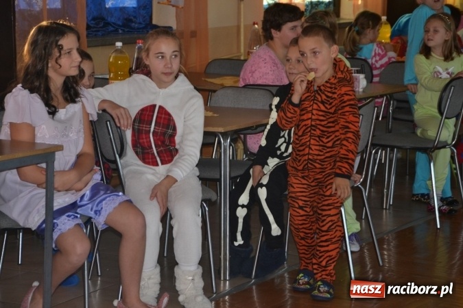 Zdjęcie w galerii na portalu naszraciborz.pl: Piżama party w Roszkowie - spotkanie rodzin zastępczych wiadomości z regionu