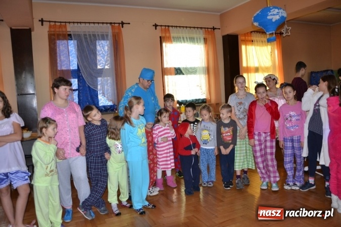 Zdjęcie w galerii na portalu naszraciborz.pl: Piżama party w Roszkowie - spotkanie rodzin zastępczych wiadomości z regionu