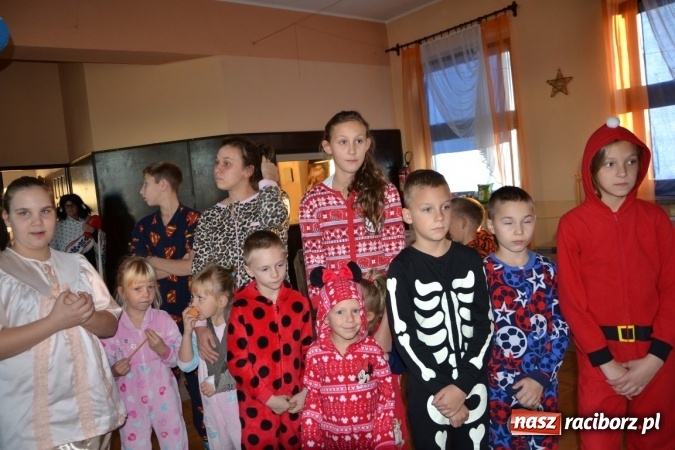 Zdjęcie w galerii na portalu naszraciborz.pl: Piżama party w Roszkowie - spotkanie rodzin zastępczych wiadomości z regionu