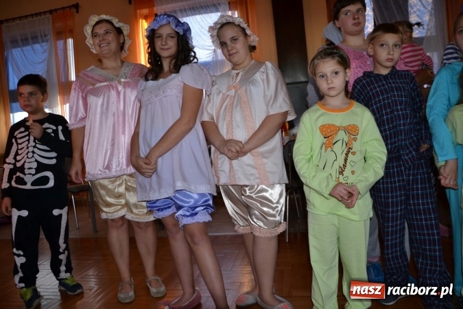 Zdjęcie w galerii na portalu naszraciborz.pl: Piżama party w Roszkowie - spotkanie rodzin zastępczych wiadomości z regionu