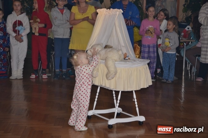 Zdjęcie w galerii na portalu naszraciborz.pl: Piżama party w Roszkowie - spotkanie rodzin zastępczych wiadomości z regionu