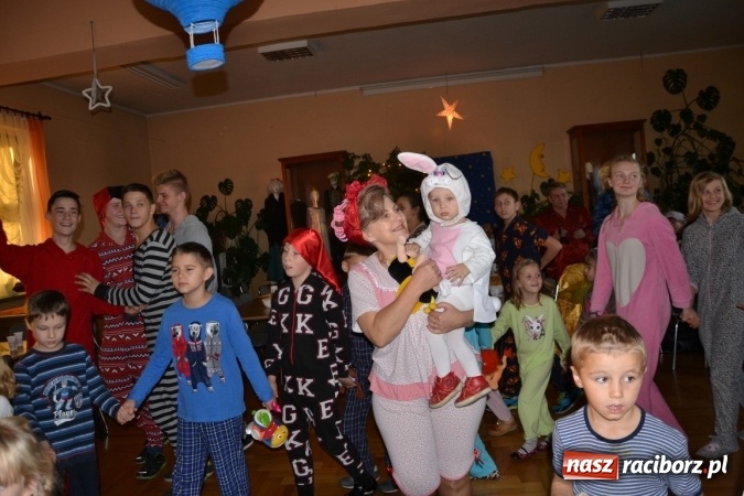 Zdjęcie w galerii na portalu naszraciborz.pl: Piżama party w Roszkowie - spotkanie rodzin zastępczych wiadomości z regionu