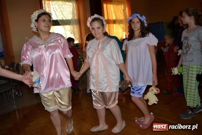 Zdjęcie w galerii na portalu naszraciborz.pl: Piżama party w Roszkowie - spotkanie rodzin zastępczych wiadomości z regionu