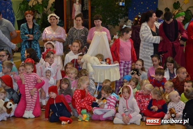 Zdjęcie w galerii na portalu naszraciborz.pl: Piżama party w Roszkowie - spotkanie rodzin zastępczych wiadomości z regionu