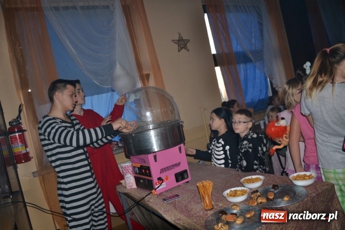 Zdjęcie w galerii na portalu naszraciborz.pl: Piżama party w Roszkowie - spotkanie rodzin zastępczych wiadomości z regionu