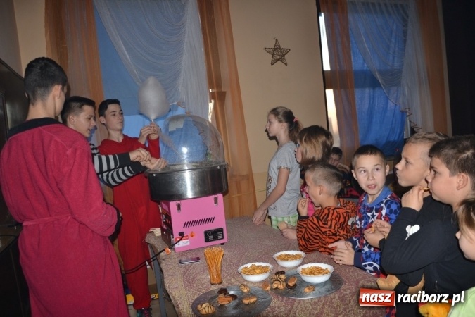 Zdjęcie w galerii na portalu naszraciborz.pl: Piżama party w Roszkowie - spotkanie rodzin zastępczych wiadomości z regionu