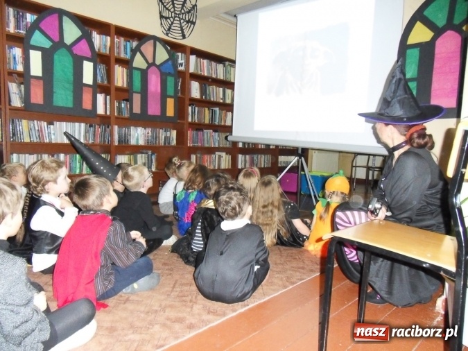 Zdjęcie w galerii na portalu naszraciborz.pl: Strachy na lachy w bibliotece w Markowicach  wiadomości z regionu