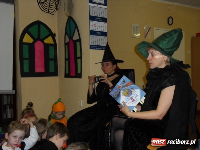 Zdjęcie w galerii na portalu naszraciborz.pl: Strachy na lachy w bibliotece w Markowicach  wiadomości z regionu