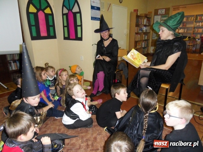 Zdjęcie w galerii na portalu naszraciborz.pl: Strachy na lachy w bibliotece w Markowicach  wiadomości z regionu