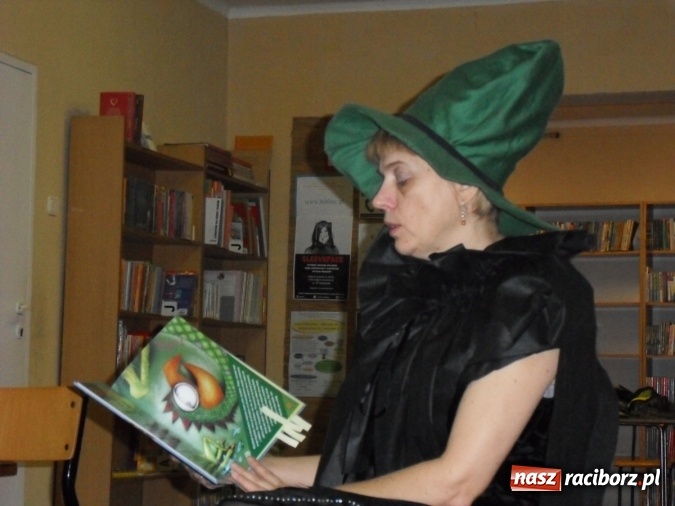 Zdjęcie w galerii na portalu naszraciborz.pl: Strachy na lachy w bibliotece w Markowicach  wiadomości z regionu