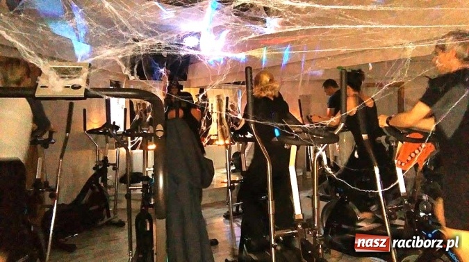 Zdjęcie w galerii na portalu naszraciborz.pl: Urodziny Klubu Endorfina z halloweenowym akcentem  wiadomości z regionu