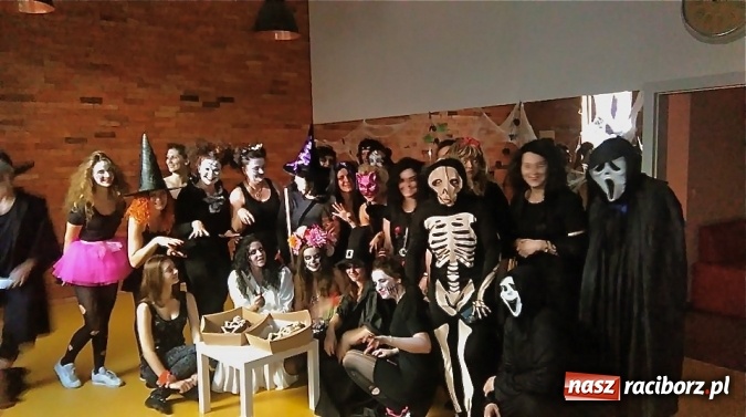 Zdjęcie w galerii na portalu naszraciborz.pl: Urodziny Klubu Endorfina z halloweenowym akcentem  wiadomości z regionu