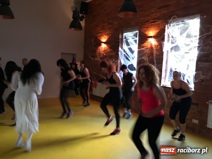 Zdjęcie w galerii na portalu naszraciborz.pl: Urodziny Klubu Endorfina z halloweenowym akcentem  wiadomości z regionu