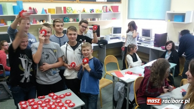 Zdjęcie w galerii na portalu naszraciborz.pl: Kotyliony dla mieszkańców Raciborza  wiadomości z regionu