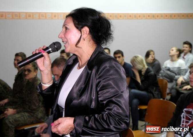 Zdjęcie w galerii na portalu naszraciborz.pl: Uczniowie SMS-u rozmawiają on-line z żołnierzami w Afganistanie wiadomości z regionu