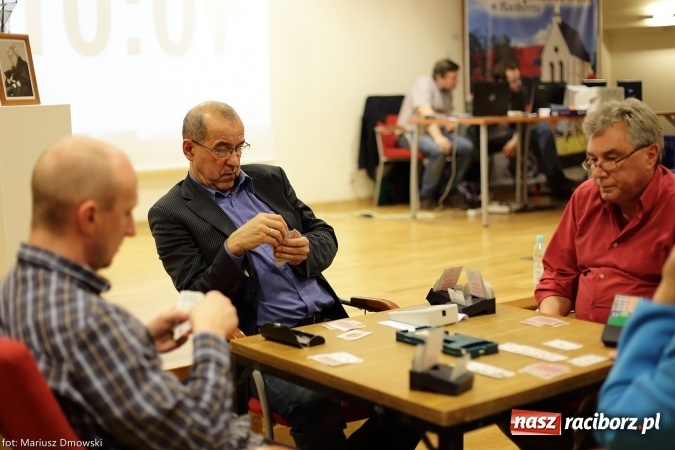 Zdjęcie w galerii na portalu naszraciborz.pl: Turniej Brydża Sportowego Pamięci Emila Olbrota na zamku za nami  wiadomości z regionu