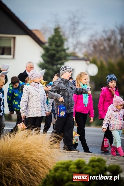 Zdjęcie w galerii na portalu naszraciborz.pl: Rogale świętomarcińskie i korowód w Studziennej wiadomości z regionu