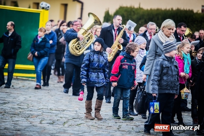 Zdjęcie w galerii na portalu naszraciborz.pl: Rogale świętomarcińskie i korowód w Studziennej wiadomości z regionu
