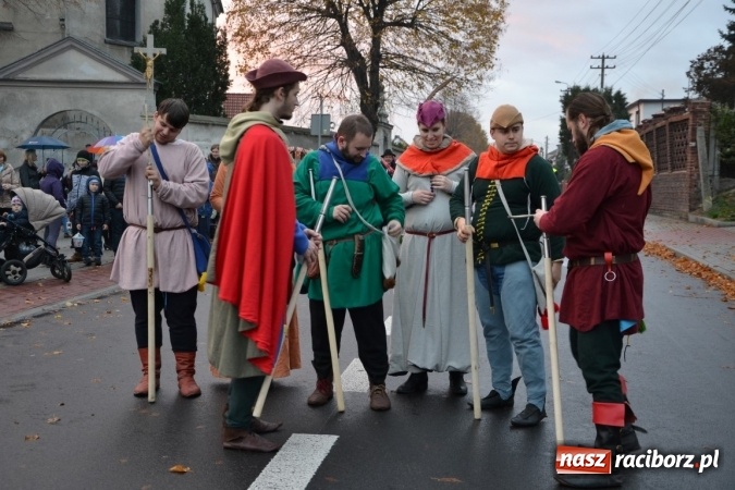 Zdjęcie w galerii na portalu naszraciborz.pl: Bieńkowice: św. Marcin z wielkim hukiem wiadomości z regionu