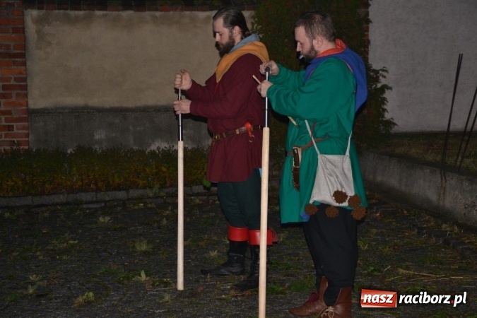 Zdjęcie w galerii na portalu naszraciborz.pl: Bieńkowice: św. Marcin z wielkim hukiem wiadomości z regionu