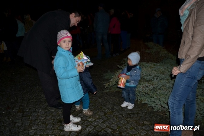 Zdjęcie w galerii na portalu naszraciborz.pl: Bieńkowice: św. Marcin z wielkim hukiem wiadomości z regionu