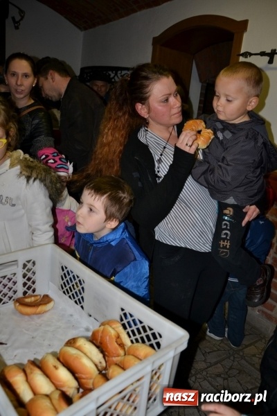 Zdjęcie w galerii na portalu naszraciborz.pl: Bieńkowice: św. Marcin z wielkim hukiem wiadomości z regionu