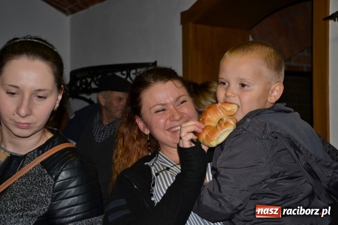 Zdjęcie w galerii na portalu naszraciborz.pl: Bieńkowice: św. Marcin z wielkim hukiem wiadomości z regionu