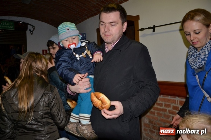 Zdjęcie w galerii na portalu naszraciborz.pl: Bieńkowice: św. Marcin z wielkim hukiem wiadomości z regionu