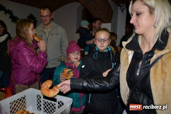 Zdjęcie w galerii na portalu naszraciborz.pl: Bieńkowice: św. Marcin z wielkim hukiem wiadomości z regionu