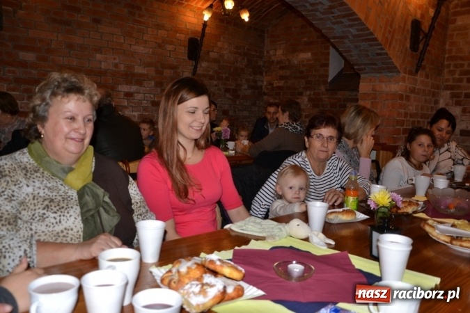 Zdjęcie w galerii na portalu naszraciborz.pl: Bieńkowice: św. Marcin z wielkim hukiem wiadomości z regionu