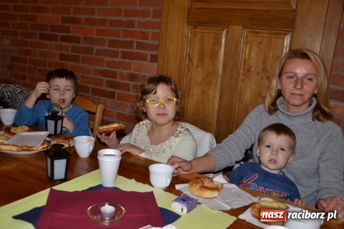 Zdjęcie w galerii na portalu naszraciborz.pl: Bieńkowice: św. Marcin z wielkim hukiem wiadomości z regionu