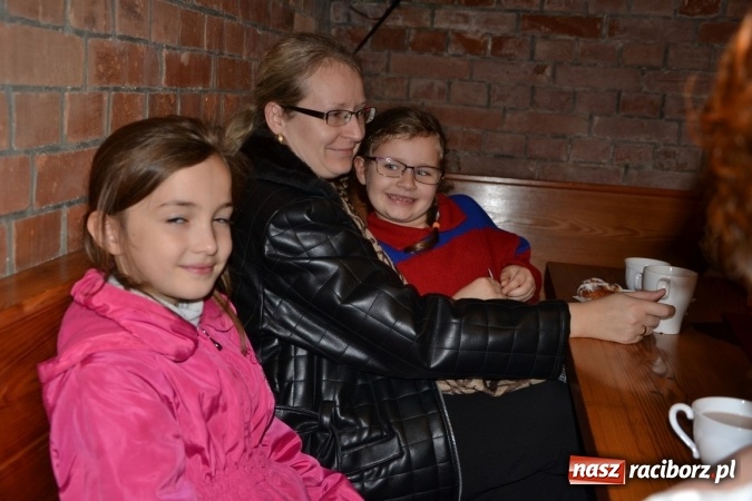 Zdjęcie w galerii na portalu naszraciborz.pl: Bieńkowice: św. Marcin z wielkim hukiem wiadomości z regionu