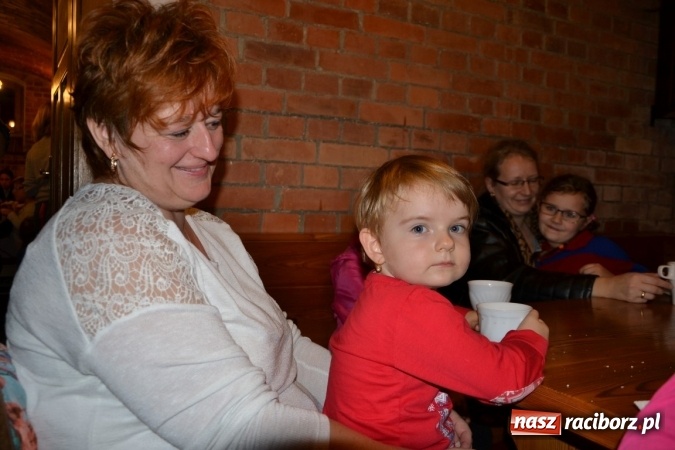 Zdjęcie w galerii na portalu naszraciborz.pl: Bieńkowice: św. Marcin z wielkim hukiem wiadomości z regionu