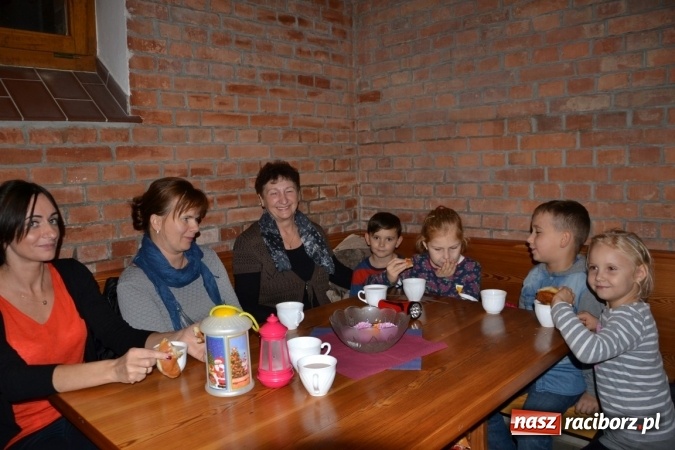 Zdjęcie w galerii na portalu naszraciborz.pl: Bieńkowice: św. Marcin z wielkim hukiem wiadomości z regionu