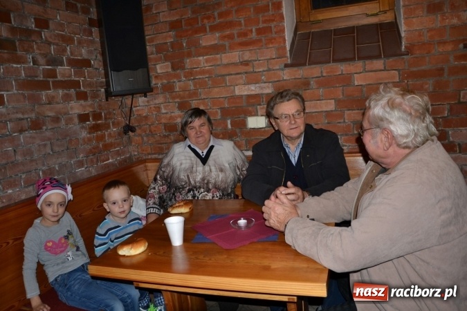 Zdjęcie w galerii na portalu naszraciborz.pl: Bieńkowice: św. Marcin z wielkim hukiem wiadomości z regionu