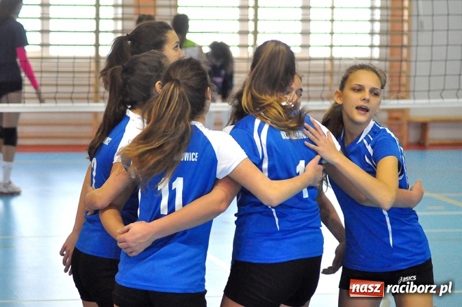 Zdjęcie w galerii na portalu naszraciborz.pl: W Krzanowicach siatkarki walczyły o puchar starosty wiadomości z regionu