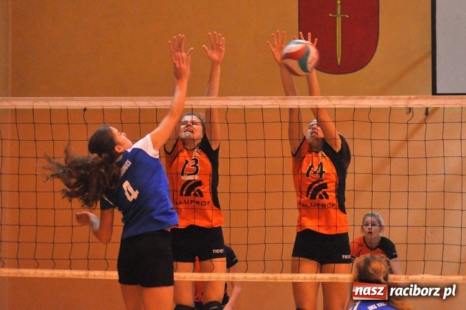 Zdjęcie w galerii na portalu naszraciborz.pl: W Krzanowicach siatkarki walczyły o puchar starosty wiadomości z regionu