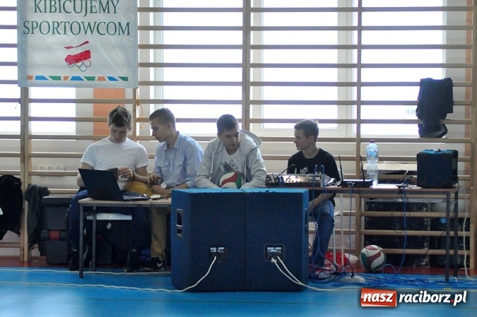 Zdjęcie w galerii na portalu naszraciborz.pl: W Krzanowicach siatkarki walczyły o puchar starosty wiadomości z regionu