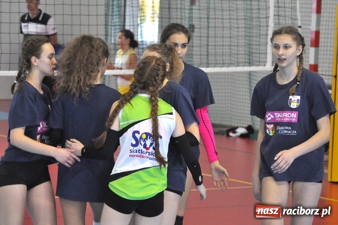 Zdjęcie w galerii na portalu naszraciborz.pl: W Krzanowicach siatkarki walczyły o puchar starosty wiadomości z regionu