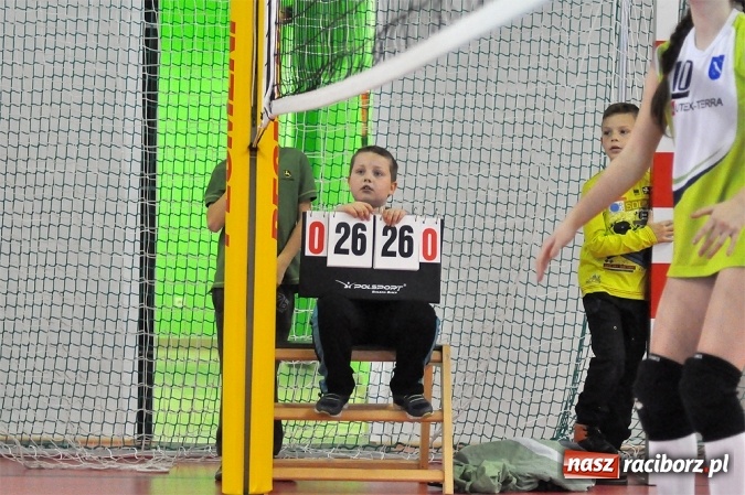 Zdjęcie w galerii na portalu naszraciborz.pl: W Krzanowicach siatkarki walczyły o puchar starosty wiadomości z regionu