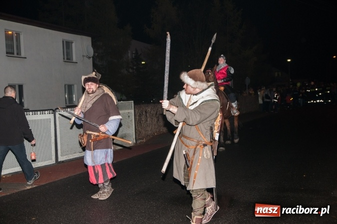 Zdjęcie w galerii na portalu naszraciborz.pl: W Kuźni Raciborskiej święty Marcin promował… profilaktykę zdrowotną mężczyzn wiadomości z regionu