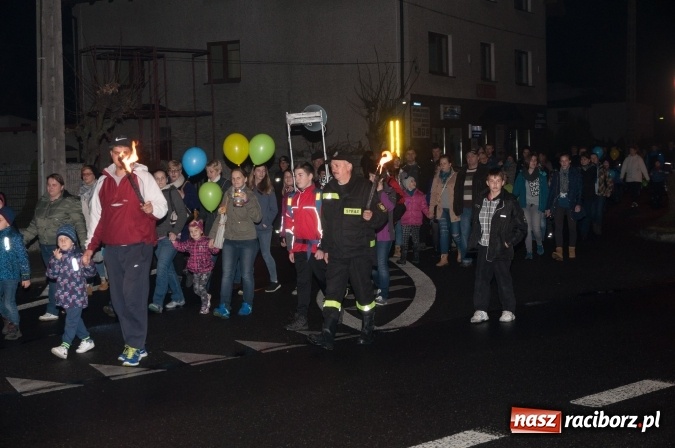 Zdjęcie w galerii na portalu naszraciborz.pl: W Kuźni Raciborskiej święty Marcin promował… profilaktykę zdrowotną mężczyzn wiadomości z regionu
