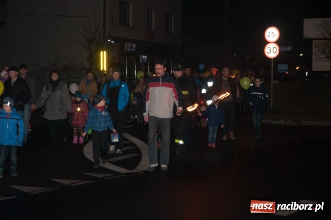Zdjęcie w galerii na portalu naszraciborz.pl: W Kuźni Raciborskiej święty Marcin promował… profilaktykę zdrowotną mężczyzn wiadomości z regionu
