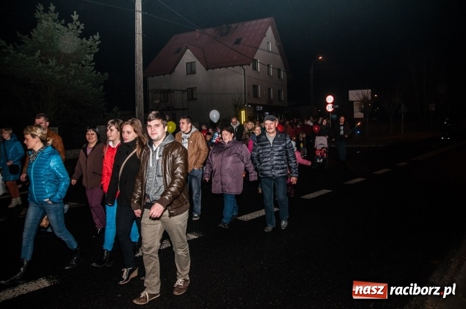 Zdjęcie w galerii na portalu naszraciborz.pl: W Kuźni Raciborskiej święty Marcin promował… profilaktykę zdrowotną mężczyzn wiadomości z regionu